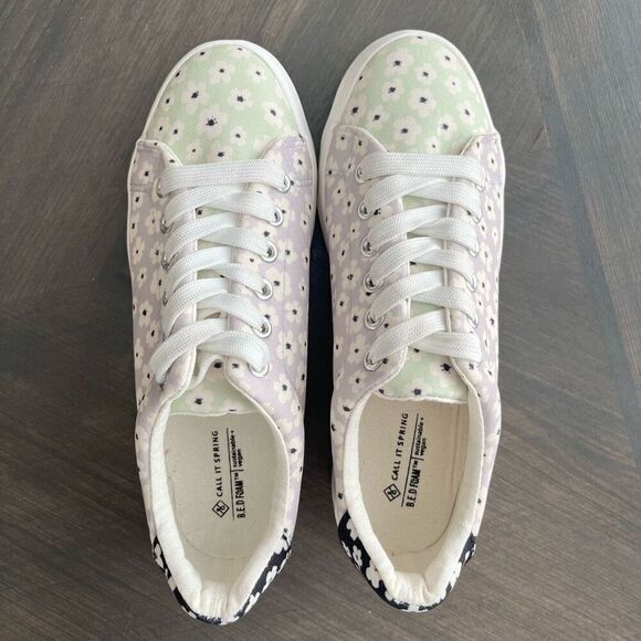 CALL IT SPRING Viollett Platform Sneaker in White Floral Size 6.5 NEW - Picture 9 of 15